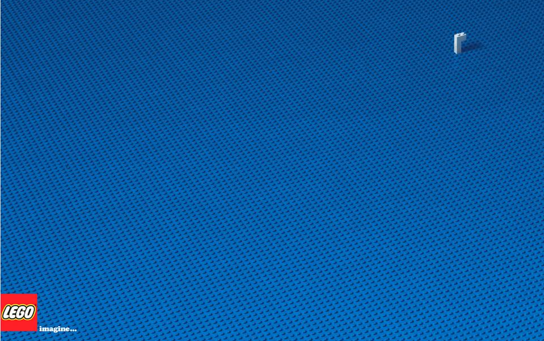 Exemple Quiet Marketing - Affiche minimaliste LEGO montrant une seule brique blanche sur une grande base bleue, avec le slogan "imagine..."