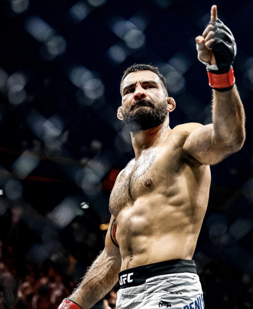 Benoît Saint-Denis, combattant français de MMA, classé parmi les meilleurs poids légers de l’UFC.