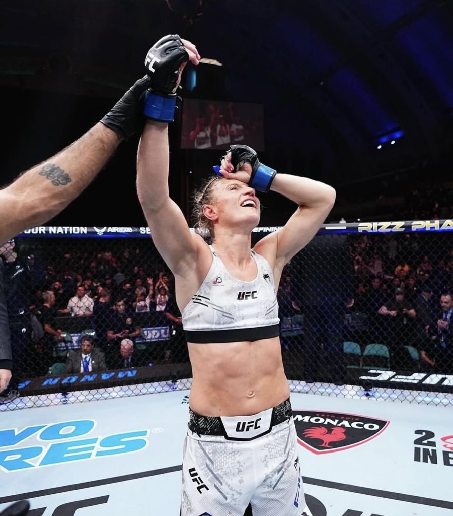 Manon Fiorot, combattante française de MMA, classée parmi les meilleures poids mouches à l’UFC.