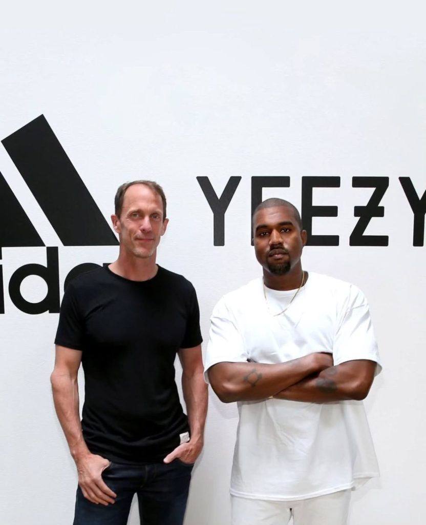 Kanye West collaboration Adidas Yeezy - partenariat stratégique marque sportive rappeur hip-hop marketing musical sneakers