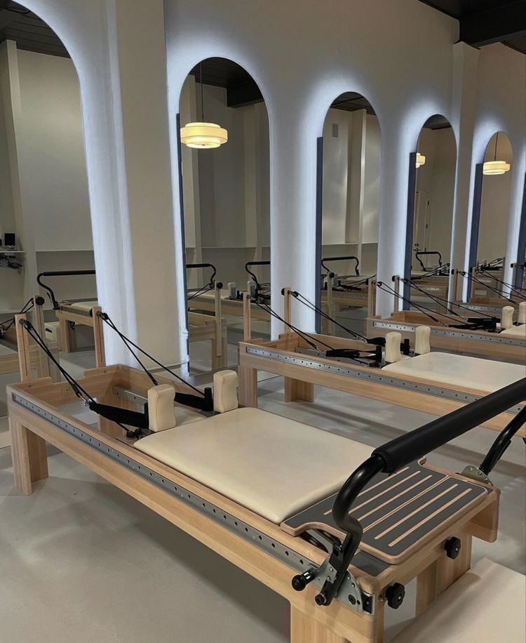 Studio Pilates design épuré - Communication digitale par l'esthétique et branding instagram