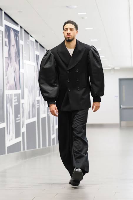 Tyrese Haliburton tunnel walk